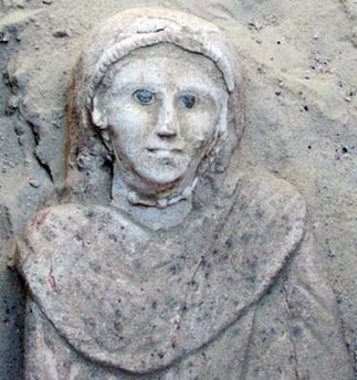 Tìm thấy xác ướp phụ nữ với đôi mắt mở to trên ốc đảo Ai Cập - 2 Tìm thấy xác ướp phụ nữ với đôi mắt mở to trên ốc đảo Ai Cập - 2