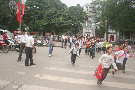 Người đi bộ sang đường: Nhớn nhác và mạo hiểm - 12