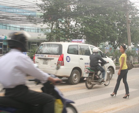 Người đi bộ sang đường: Nhớn nhác và mạo hiểm - 2