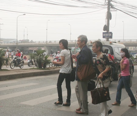 Người đi bộ sang đường: Nhớn nhác và mạo hiểm - 6