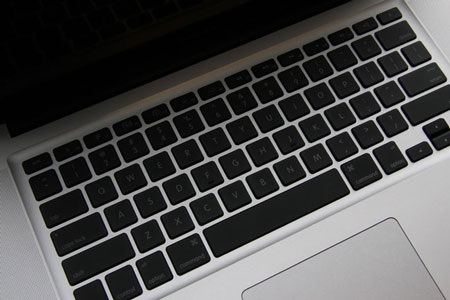 Đập hộp MacBook Pro dùng “sức mạnh” Core i5 - 15