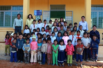 Xây dựng 20 điểm trường tiểu học cho học sinh nghèo miền núi - 1