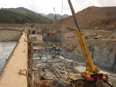 Phát hiện nhiều hiện vật nghìn năm tuổi dưới lòng hồ - 1