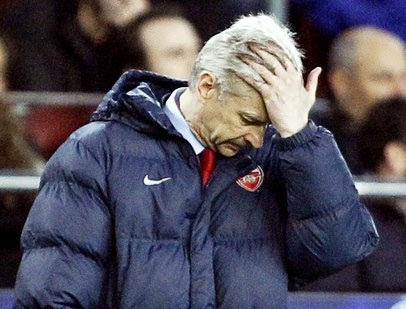 HLV Wenger tuyên bố đầu hàng vô điều kiện  - 1