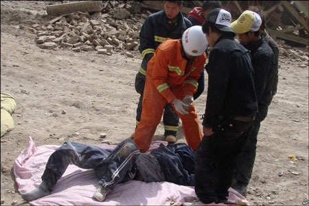 Động đất Trung Quốc: Tan hoang vùng tâm chấn - 3