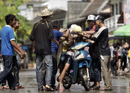 "Cuộc chiến thủy thần" ở Lào - 15
