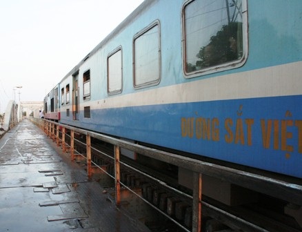 5 giờ “nghẹt thở” giải cứu cầu Bình Lợi  - 9