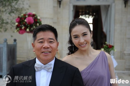 Mang song thai, Lê Tư được chồng “thưởng” lớn - 1 Mang song thai, Lê Tư được chồng “thưởng” lớn - 1