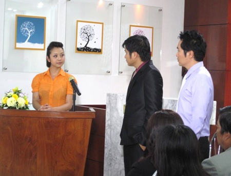 Minh Tiệp và Jennifer Phạm “hú hồn” vì bạo động ở Thái Lan - 3