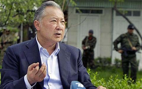 Kyrgyzstan: Tổng thống bị lật đổ từ chức, bay sang Kazakhstan - 1 Kyrgyzstan: Tổng thống bị lật đổ từ chức, bay sang Kazakhstan - 1