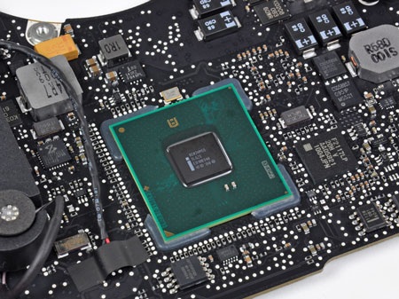 Khám phá “nội tạng” của MacBook Pro 15 inch mới - 13