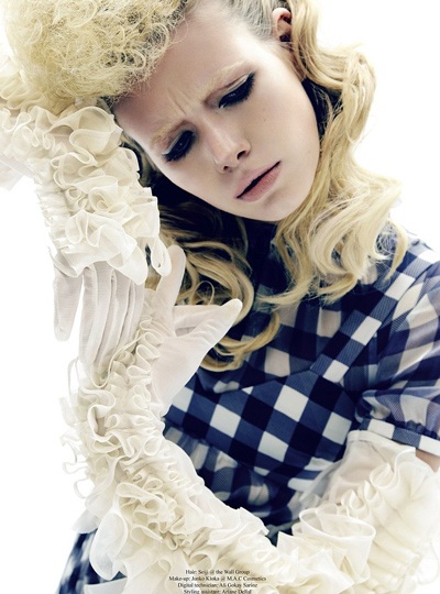 Alyona Osmanova bay bổng trên Tank - 1 Alyona Osmanova bay bổng trên Tank - 1