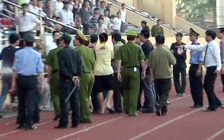 VFF yêu cầu sân Thiên Trường làm rõ vụ hành hung phóng viên - 1 VFF yêu cầu sân Thiên Trường làm rõ vụ hành hung phóng viên - 1