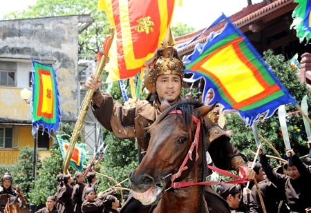 Lý Hùng muốn mang Diễm Hương trở lại  - 2