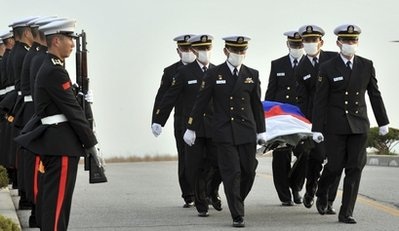 "Nổ bên ngoài đánh đắm tàu chiến Hàn Quốc" - 2