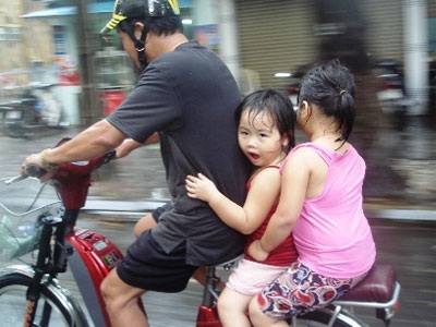 TPHCM “hạ hỏa” nhờ mưa rào - 1 TPHCM “hạ hỏa” nhờ mưa rào - 1