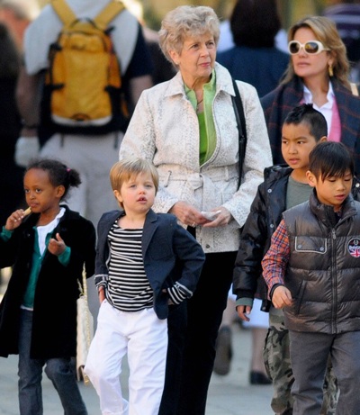 Gia đình Brad Pitt vui chơi tại Ý - 2 Gia đình Brad Pitt vui chơi tại Ý - 2