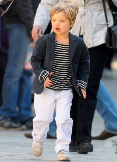 Gia đình Brad Pitt vui chơi tại Ý - 3 Gia đình Brad Pitt vui chơi tại Ý - 3