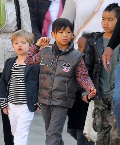 Gia đình Brad Pitt vui chơi tại Ý - 4 Gia đình Brad Pitt vui chơi tại Ý - 4