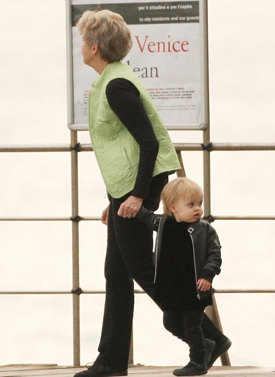 Gia đình Brad Pitt vui chơi tại Ý - 10 Gia đình Brad Pitt vui chơi tại Ý - 10