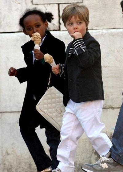 Gia đình Brad Pitt vui chơi tại Ý - 9 Gia đình Brad Pitt vui chơi tại Ý - 9