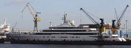 Ngắm siêu du thuyền 500 triệu USD của tỷ phú Abramovich - 1 Ngắm siêu du thuyền 500 triệu USD của tỷ phú Abramovich - 1