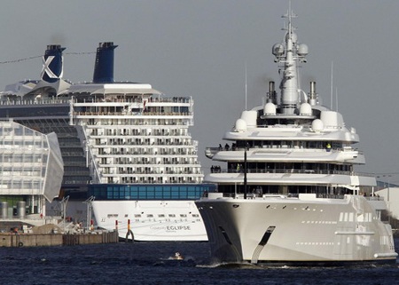 Ngắm siêu du thuyền 500 triệu USD của tỷ phú Abramovich - 10 Ngắm siêu du thuyền 500 triệu USD của tỷ phú Abramovich - 10