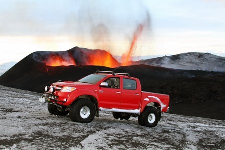 Toyota Hilux đùa với lửa - 5 Toyota Hilux đùa với lửa - 5