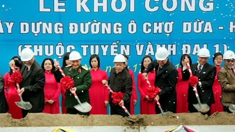 Hơn 1 tỷ đồng cho mỗi mét đường Ô Chợ Dừa - Hoàng Cầu - 1 Hơn 1 tỷ đồng cho mỗi mét đường Ô Chợ Dừa - Hoàng Cầu - 1