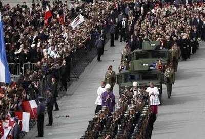 Ba Lan đưa tiễn cố Tổng thống Lech Kaczynski - 15 Ba Lan đưa tiễn cố Tổng thống Lech Kaczynski - 15