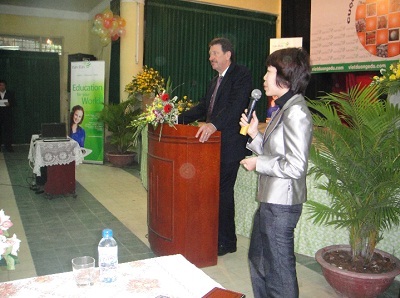 “Anh tài hội ngộ” tại vòng chung kết cuộc thi “Hùng biện Tiếng Anh” tại Trường THPT Việt Đức - 1 “Anh tài hội ngộ” tại vòng chung kết cuộc thi “Hùng biện Tiếng Anh” tại Trường THPT Việt Đức - 1