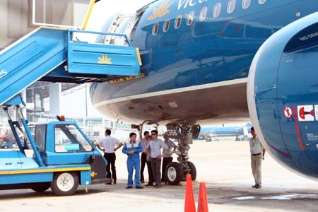 Vietnam Airlines tiếp tục hủy hàng loạt chuyến bay tới châu Âu - 1 Vietnam Airlines tiếp tục hủy hàng loạt chuyến bay tới châu Âu - 1