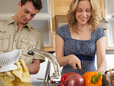 Nghệ thuật “rủ” ông xã cùng làm việc nhà - 1 Nghệ thuật “rủ” ông xã cùng làm việc nhà - 1