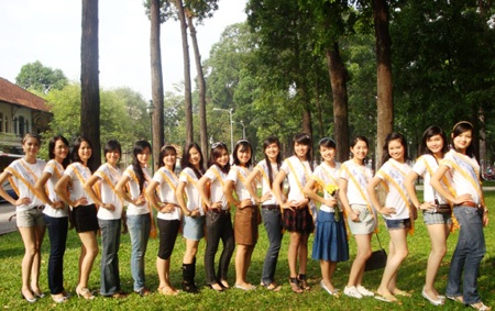“Điểm mặt” thí sinh Duyên dáng Ngoại thương 2010  - 1