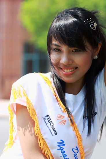 “Điểm mặt” thí sinh Duyên dáng Ngoại thương 2010  - 9