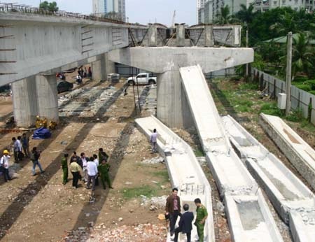 Báo cáo Thủ tướng về sự cố nhịp dẫn cầu Thanh Trì - 4