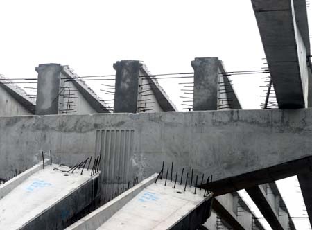 Báo cáo Thủ tướng về sự cố nhịp dẫn cầu Thanh Trì - 1