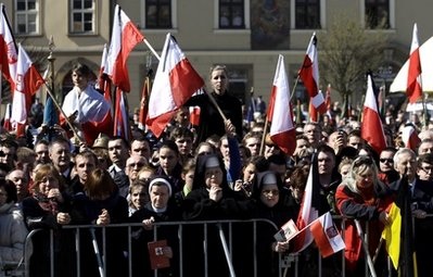 Ba Lan đưa tiễn cố Tổng thống Lech Kaczynski - 14 Ba Lan đưa tiễn cố Tổng thống Lech Kaczynski - 14