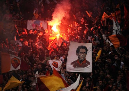 Thắng nghẹt thở Lazio, AS Roma nắm lại ngôi đầu - 1 Thắng nghẹt thở Lazio, AS Roma nắm lại ngôi đầu - 1