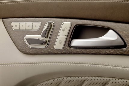 CLS Shooting Brake - Đối thủ của BMW 5-Series GT - 15