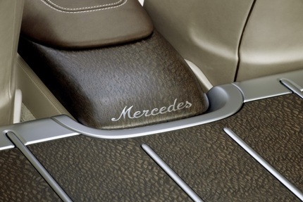 CLS Shooting Brake - Đối thủ của BMW 5-Series GT - 5