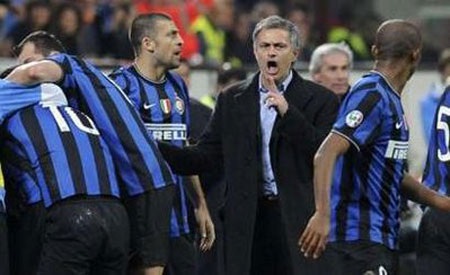 Guardiola và Mourinho nổi hứng ca tụng nhau - 2