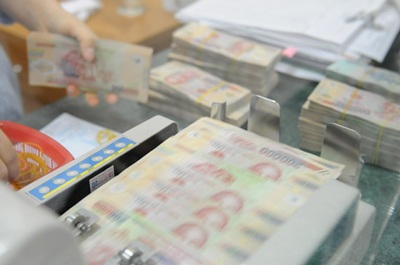 Không “nuông chiều” các ngân hàng yếu kém - 1 Không “nuông chiều” các ngân hàng yếu kém - 1