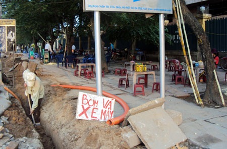 Giải khát vỉa hè “khởi động” mùa làm ăn - 1 Giải khát vỉa hè “khởi động” mùa làm ăn - 1