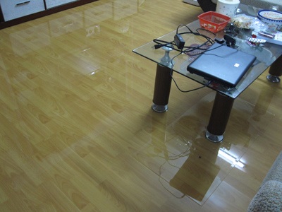 Sau mưa lớn, tầng 2 khu chung cư... ngập nước - 3 Sau mưa lớn, tầng 2 khu chung cư... ngập nước - 3