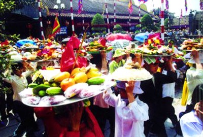 Gần nửa triệu lượt người trẩy hội Phủ Giầy - 1 Gần nửa triệu lượt người trẩy hội Phủ Giầy - 1