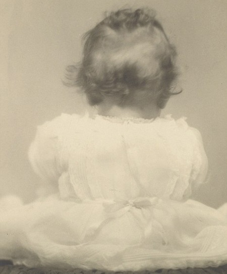 Tiết lộ ảnh ngộ nghĩnh thời thơ ấu của Nữ hoàng Anh - 5