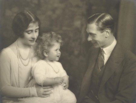 Tiết lộ ảnh ngộ nghĩnh thời thơ ấu của Nữ hoàng Anh - 8