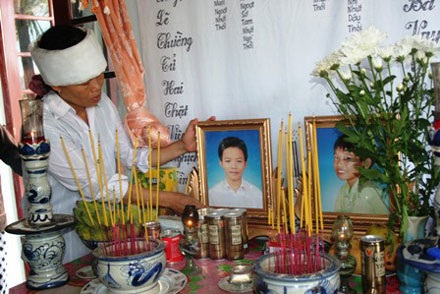 Nhiều nghi vấn quanh vụ 2 anh em tử vong sau truyền dịch - 1 Nhiều nghi vấn quanh vụ 2 anh em tử vong sau truyền dịch - 1