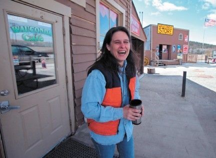 Bán cả thị trấn trên mạng với giá “bèo” - 1